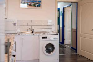SidemerseyLivings - Rare & Accessible City View 2Bed Flat With Parking Walk 2 Docks