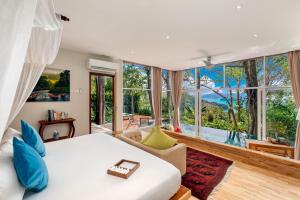 Ambong Pool Villas - Private Pool