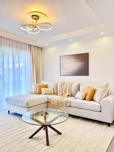 108 Riverside With Pool, GYM, Kids Play Area