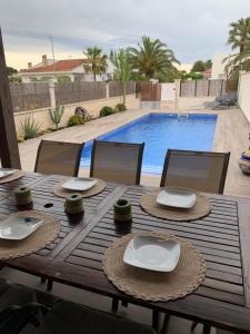 Riumar Nature 38 , piscina , aire acondicionado , barbacoa y pàrquing Privado