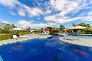 Villa Lomakoti - Cozy Stay Near Laem Mae Phim, Big Pool in Village - วิลล่าส่วนตัวใกล้ทะเล