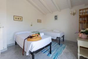 Two-bedroom apartment overlooking the sea