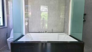 Near 168 Bar 4 Beds 3 Baths Tadarawadi Pool Villa