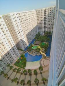 The Pent Suites - Elegant Ivory at Top Suites