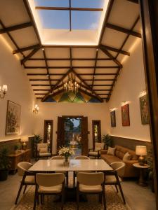 Stargaze Manor Cozy 3 BHK Villa with Private Pool & Garden