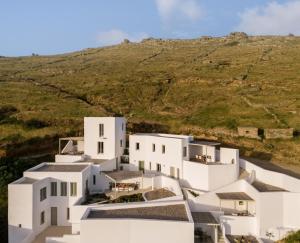 Blu Dot Tinos