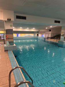 Central Warsaw Apartment with Pool & Sauna