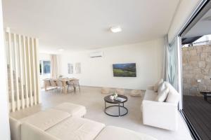 4 Bed Villa with private pool - Brand new