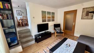 House Maharac with 3 apartments till 15 persons