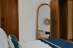 Villa Rin - Modern 2BR, 15 Min Batu Belig Beach