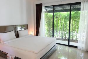 me2 Singhamuntra Resort Kamphaengsaen