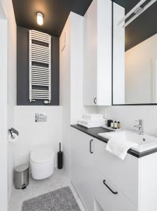 Golden Apartments - Mennica Residence, 1-Bedroom in City Center #140