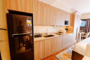 Luxury King Suite, Pool and Stunning Skyline Views