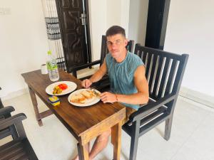 Friendly Waves Resort Arugambay