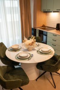 Cozy Apartment 98 in Odyssey pools spa and parking