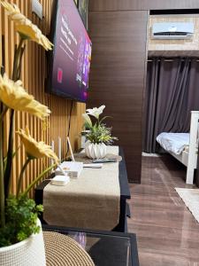 The Pent Suites - Stunning 46F Skyline View Makati
