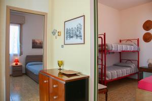 GuestHost - Cozy Flat with Terrace near the Beach img10