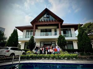 White house villa