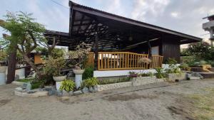 Beachfront Aircon Kubo for 4pax