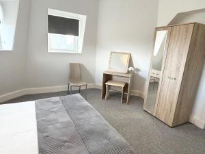 Douglas Street Apartment