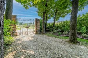 TENUTA SCHIAVON BARRERO 12, Emma Villas