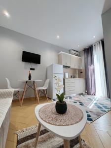 White and Cozy Apartment