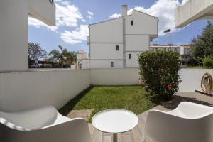 Vilamoura House Garden by Hopstays