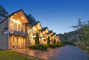 Centenary Peaks Riverview Townhouses Bright - Dartmouth