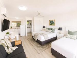 Lakeview Sanctuary - 300m to Beach - Resort Pool