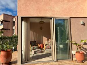 Golf Appartement with pool and private garden