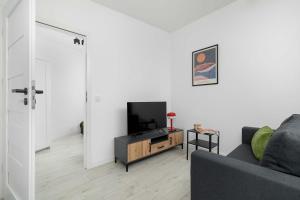 Cosy Apartment with a Charming Interior, Pet Friendly by Noclegi Renters