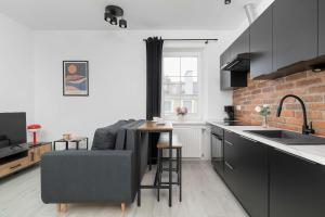 Cosy Apartment with a Charming Interior, Pet Friendly by Noclegi Renters