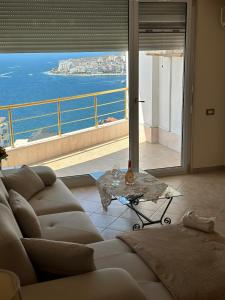 Elite Couple Sea View Top Apartment