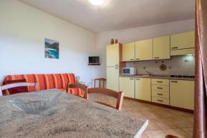 Sea View Apartment Isola Rossa 1