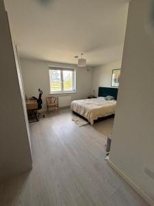 En-suite Double Bedroom Adamstown