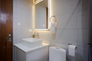 Yannas Unit - 3Bedroom with Breakfast
