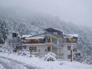 Dahabi Divine Himalayan Resort Mukteshwar