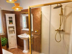 Villa SOLE di AMORE - POOL PRIVATE LARGE 100 M 2 - Beach 950m -Center 500 m - ROME & AIRPORT 39 km