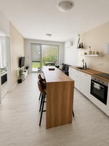 Sunny apartment on the lakes