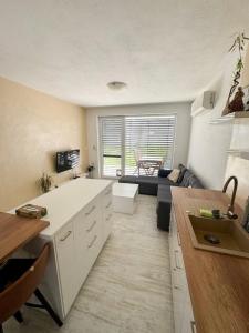 Sunny apartment on the lakes