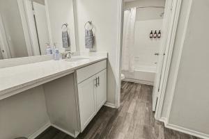 Green & Private 2BR - King Bed, Pool, Gym Near UAB & Hospitals