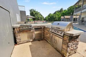 Green & Private 2BR - King Bed, Pool, Gym Near UAB & Hospitals