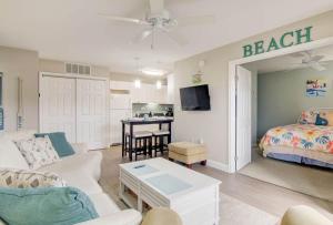 Indoor Outdoor Pools, Balcony and Fenced Yard, Walk to Beach