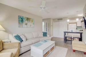 Indoor Outdoor Pools, Balcony and Fenced Yard, Walk to Beach
