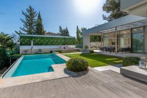 Amazing modern villa located mins from beach RDR234