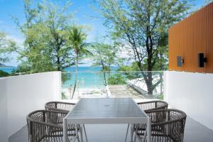 P Villas Beachfront