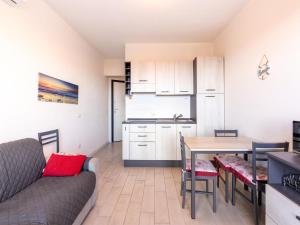 Apartment in with swimming pool and sea view