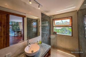 The Willows 7 BR Private Villa with Infinity & Lap Pool