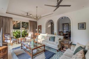 SaffronStays House of Arches