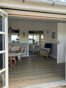 Romantic Summerhouse With Seaview